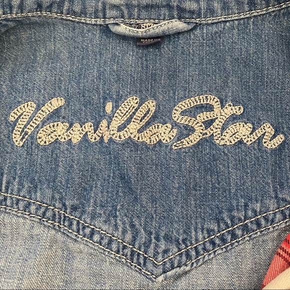 VANILLA STAR BUTTON DOWN JEAN RED PLAID TOP MEDIUM - Picture 4 of 6